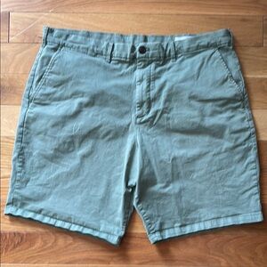 GAP Green Flat Front Shorts Lightweight Casual